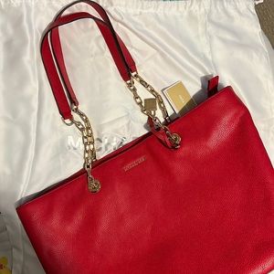 bright red chain Michael Kors tote leather. Good condition:)